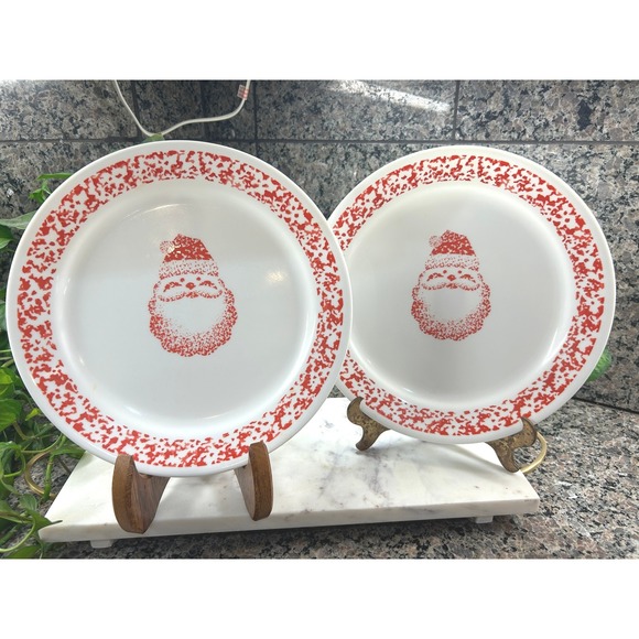 Corelle Other - Corelle Sponge St. Nick Dinner Plates Red White Christmas Vitrelle Set of 2 USA